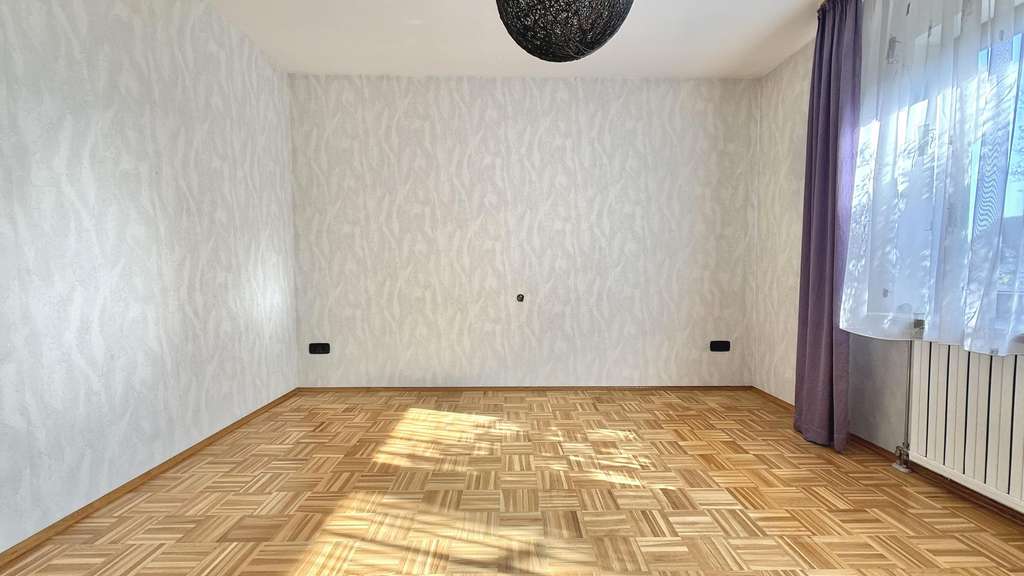 Immobilie in Göggingen - Charmantes Zweifamilienhaus in ruhiger Lage! - Bild 4