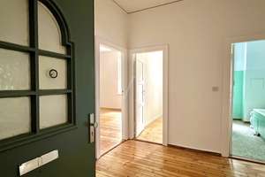 Charmante 2,5-Zimmer-Hochparterrewohnung in denkmalgeschützter Wohnanlage in Lichterfelde-West – Die vollständige Adresse der Immobilie erhältst du vom Anbieter., 12203 Lichterfelde, Berlin – Vorschaubild 3