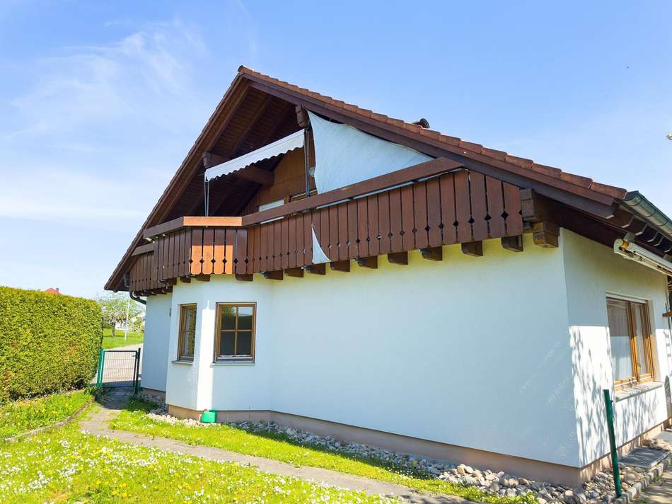 Seitenansicht mit Blick zum Ba