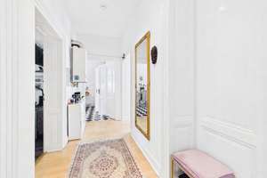 Helle Altbauwohnung mit Balkon, nahe der Adolfsallee und fußläufig zum Bahnhof ! – Die vollständige Adresse der Immobilie erhältst du vom Anbieter., 65185 Mitte, Wiesbaden – Vorschaubild 3