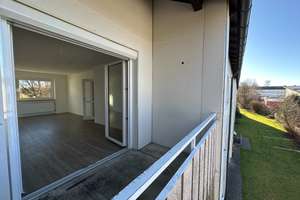 2. OG / 3 Zimmer mit Balkon (frisch saniert) – Am Flugfeld 99, 87600 Oberbeuren, Kaufbeuren – Vorschaubild 4