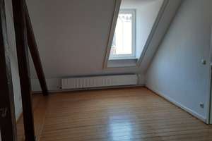 3-Zi.-DG-Altbauwohnung mit EBK in zentraler Lage, mit STP optional – Hermannstraße 18, 65183 Westend / Bleichstraße, Wiesbaden – Vorschaubild 5