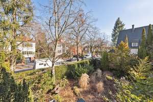 Familienidylle in Lichterfelde,
Architektur der 30er Jahre in schöner Lage. – Die vollständige Adresse der Immobilie erhältst du vom Anbieter., 12209 Lankwitz, Berlin – Vorschaubild 25
