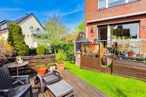 RESERVIERT!!! Vollvermietetes Zweifamilienhaus mit Doppelgarage – Ideale Kapitalanlage