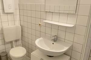 Tolles Studentenapartment in der Südstadt! Souterrain. Eigener Innenhof! Duschbad! EBK. – Argelanderstraße 86, 53115 Südstadt, Bonn – Vorschaubild 15