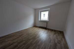 Ankommen und wohlfühlen in der hübschen Zwei-Zimmer-Wohnung mit Balkon – Bachstraße 1, 8527 Reusa mit Sorga, Plauen – Vorschaubild 3