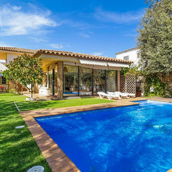 Exklusive Villa mit Pool, Gästehaus und Touristenlizenz in LEscala, Girona