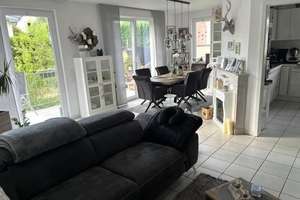 Hochwertige helle 3-Zi.-Whg., Einbauküche u. Balkon, in modernem 4-Fam.-Haus, Bestwohnlage Groovnähe