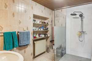 Großzügiges Wohnhaus mit Garagen und separatem Gartengrundstück – Limburg-Weilburg (Kreis) – Vorschaubild 7
