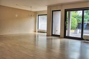 Ein Haus mit viel Platz und vielen Möglichkeiten! Wohnen & arbeiten -Mehrgenerationenhaus, 2 Garagen