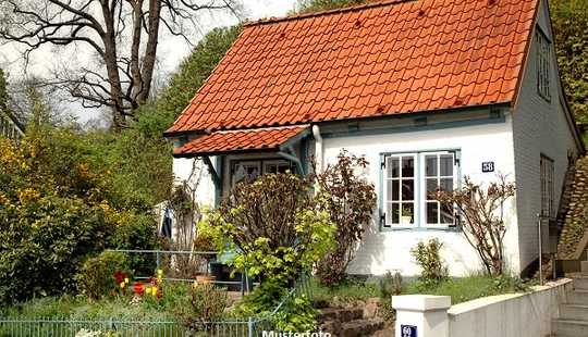 Bild von Großzügiges Wohnhaus mit Garage - ohne Provision
