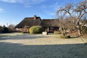 Stilvolles reetgedecktes Einfamilienfachwerkhaus und Nebengebäude im Landhausstil – Die vollständige Adresse der Immobilie erhältst du vom Anbieter., 23569 Kücknitz, Lübeck – Vorschaubild 2