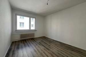 Geräumige 3 Zimmer Wohnung mit Tageslichtbad – Gemarker Ufer  21, 42275 Barmen, Wuppertal – Vorschaubild 2