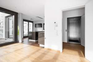 Seltene 3-Zi.-Wohnung mit eigenem Eingang, Dachterrasse, Dachgarten, Lift, ruhige Lage, nahe U-Bahn – Die vollständige Adresse der Immobilie erhältst du vom Anbieter., 80992 Alt-Moosach, München – Vorschaubild 7