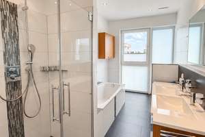Wohnen mit Penthouse-Charakter an der Weser – Die vollständige Adresse der Immobilie erhältst du vom Anbieter., 28217 Überseestadt, Bremen – Vorschaubild 5
