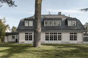 Imposante Villa mit Gästetrakt, Spa, 3 Kaminen und Parkgrundstück - Exklusives Open House 19.07.