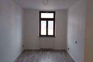 ***Sehr schöne, helle 3 Raumwohnung mit Blick ins Grüne mit neu saniertem Bad, EBK möglich*** – Lessingplatz 6, 9130 Sonnenberg, Chemnitz – Vorschaubild 9