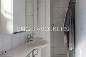 Einfamilienhaus mit zwei Wohneinheiten - PV-Anlage und Nutzfläche! – 70469 Feuerbach-Mitte, Stuttgart – Vorschaubild 11