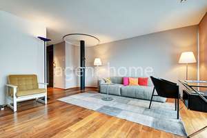 MÖBLIERT - SCHLICHT UND MODERN - Exklusive Wohnung mit Balkon