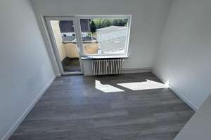 Frisch renovierte 4-Zimmer-Wohnung mit Balkon in zentraler Lage von Flensburg – Waldstraße 3, 24939 Stadtpark, Flensburg – Vorschaubild 9