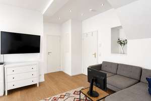 Altstadt-Flair trifft modernes Wohnen – WG-geeignete 3,5-Zimmer-Wohnung nahe Rheinpromenade – Die vollständige Adresse der Immobilie erhältst du vom Anbieter., 40213 Altstadt, Düsseldorf – Vorschaubild 5