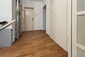 Großzügige, vermietete 4-Zimmer-Wohnung in Augsburg im Bleich und Pfärrle – Die vollständige Adresse der Immobilie erhältst du vom Anbieter., 86152 Bleich und Pfärrle, Augsburg – Vorschaubild 2