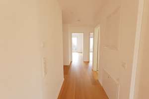 Ihr stilvolles Domizil: 3-Zimmer-Wohnung mit Balkon in München-Waldtrudering – Die vollständige Adresse der Immobilie erhältst du vom Anbieter., 81827 Waldtrudering, München – Vorschaubild 12
