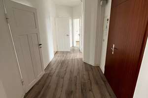 große Reditechance - vollständig vermietetes Mehrfamilienhaus mit 8 Wohn- und 1 Gewerbeeinheit – Schönlebestraße 2, 9599 Freiberg – Vorschaubild 4