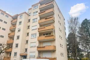 Attraktive 3-Zimmer-Penthouse-Wohnung mit großer Terrasse, zwei Balkonen und Fernblick in Weinheim
