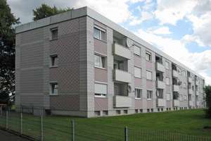Jetzt schnell sein! Wundervolle 4-Zimmer-Wohnung mit Balkon in ruhiger Lage – Auf den Strickern 38, 59590 Geseke – Vorschaubild 1