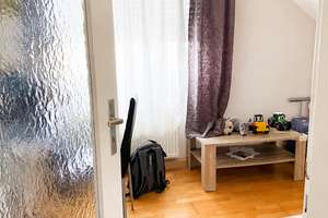 Gemütliche 3-Zi.-DG-Wohnung * 51 qm * TL-Bad * ruhige Wohnlage in S-Sillenbuch * vermietet * – Die vollständige Adresse der Immobilie erhältst du vom Anbieter., 70619 Sillenbuch (Ortsteil), Stuttgart – Vorschaubild 2