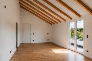 AIGNER - 3-Zimmer-Dachgeschosswohnung mit hohen Decken, Südterrasse und offenem Wohngefühl – Die vollständige Adresse der Immobilie erhältst du vom Anbieter., 80689 Blumenau, München – Vorschaubild 2