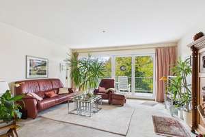 RUHIGES WOHNEN MIT BLICK INS GRÜNE - CHARMANTE MAISONETTE MIT BALKON UND TERRASSE AM MOOSBACHTAL – Die vollständige Adresse der Immobilie erhältst du vom Anbieter., 65187 Biebrich, Wiesbaden – Vorschaubild 2