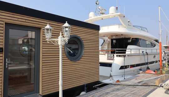 Bild von Maritim. Einzigartig. – Hausboot zum Verkauf