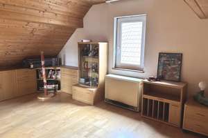 *KURZFRISTIG BEZIEHBAR* Viel Platz bietendes, gepflegtes Haus mit Anbau, Balkon, Terrasse, Hoffläch – Die vollständige Adresse der Immobilie erhältst du vom Anbieter., 97486 Königsberg in Bayern – Vorschaubild 22