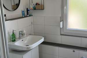  Dachgeschosswohnung mit drei Zimmern in Bielefeld Gadderbaum – Die vollständige Adresse der Immobilie erhältst du vom Anbieter., 33617 Gadderbaum, Bielefeld – Vorschaubild 2