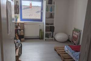 Viel Platz für den Alltag in diesem 6,5-Zimmer-Doppelhaus in Waldbronn – Die vollständige Adresse der Immobilie erhältst du vom Anbieter., 76337 Waldbronn – Vorschaubild 7