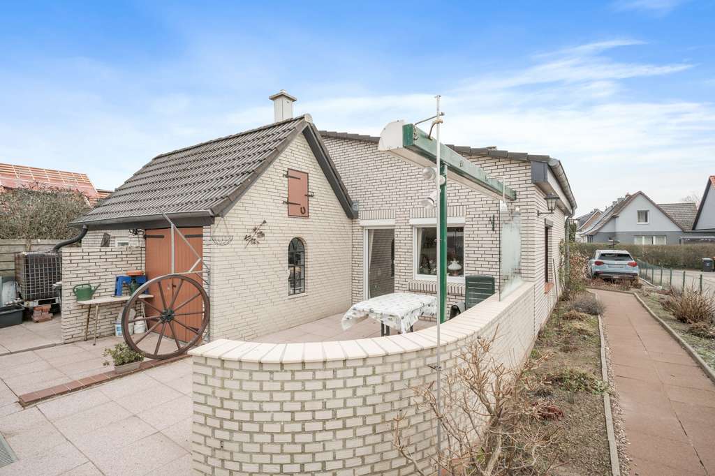 Immobilie in Bad Segeberg - Gepflegte Doppelhaushälfte mit 4-5 Zimmern auf großzügigem Grundstück - Bild 1