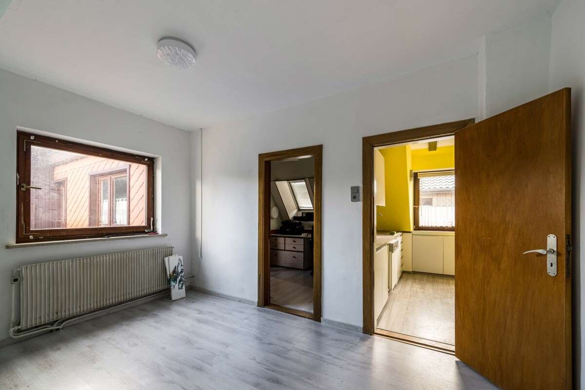 Immobilie in Geestland - Einzigartiges Einfamilienhaus in Debstedt: Geräumiges Wohnen mit zwei Garagen und großem Grundstück - Bild 6