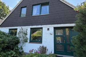 Architektenhaus mit großem Garten in begehrter Wohnlage von Hamburg-Poppenbüttel – Die vollständige Adresse der Immobilie erhältst du vom Anbieter., 22399 Poppenbüttel, Hamburg – Vorschaubild 1