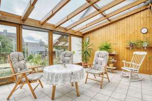 ***Großzügiges Mehrfamilienhaus mit 3 Wohneinheiten, PV- Anlage, Garagen & Werkstatt*** – 94431 Pilsting – Vorschaubild 8