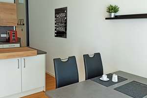 Möbl. Apartment, ruhig, all-inclusive, WLAN /  furnished, central, quiet – Schmellerstr., Nahe U3 + U6 0, 80337 Am Schlachthof, München – Vorschaubild 3