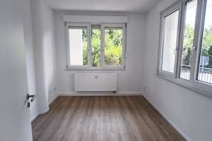 **Großzügige Fläche mit Garten, Ankleideraum, Speisekammer und Wohlfühlbad in idyllischer Wohnlage** – Buchfinkenweg 2-4, 4159 Wahren, Leipzig – Vorschaubild 8