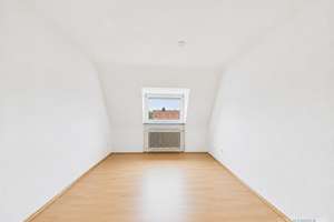 Charmante Dachgeschosswohnung mit 96m² Wohn-Nutzfläche! Möglichkeit zur Maisonette in Nürnberg Thon – Die vollständige Adresse der Immobilie erhältst du vom Anbieter., 90425 Wetzendorf, Nürnberg – Vorschaubild 7