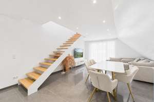 Großzügige Maisonettewohnung | Ausgebautes Dachgeschoss & sonniger Balkon