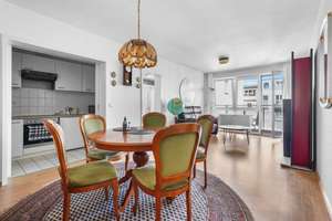 3-Zimmer-Wohnung mit Concierge-Service, zwei Bädern und Balkon zum ruhigen Innenhof – Die vollständige Adresse der Immobilie erhältst du vom Anbieter., 10435 Prenzlauer Berg, Berlin – Vorschaubild 1