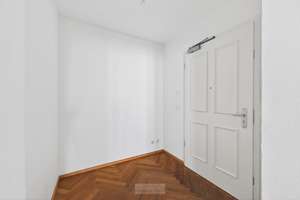 Exklusive 2,5-Zimmer-Altstadtwohnung mit Balkon in hochwertig saniertem Denkmalobjekt – Die vollständige Adresse der Immobilie erhältst du vom Anbieter., 93047 Innenstadt, Regensburg – Vorschaubild 12