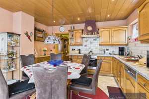 Top Zweifamilienhaus mit Balkon und Garten – Neunkirchen (Kreis) – Vorschaubild 7