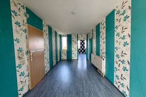 Attraktive 3,5 Zimmer-Wohnung mit Loggia in Westhagen mit viel Potenzial in guter Lage – Jenaer Str. 23, 38444 Westhagen, Wolfsburg – Vorschaubild 2
