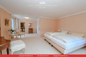 Edles Flair mit traumhafter Aussicht auf Baden-Baden / 4 Zimmer, 2 große Balkone und Kamin – Die vollständige Adresse der Immobilie erhältst du vom Anbieter., 76530 Innenstadt, Baden-Baden – Vorschaubild 6